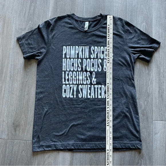 Pumpkin spice & hocus pocus & leggings & cozy sweaters graphic tee gray medium - Picture 9 of 9